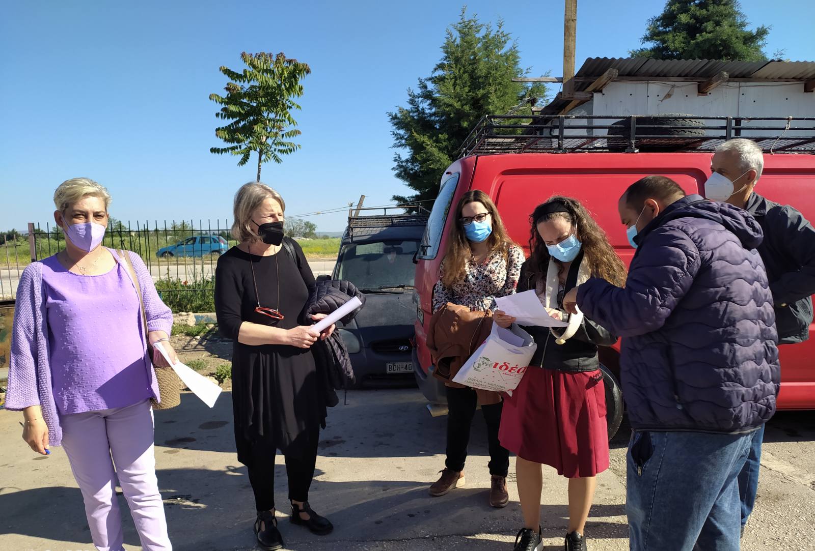 Επίσκεψη των εκπαιδευτικών του σχολείου μας στον οικισμό Ρομά